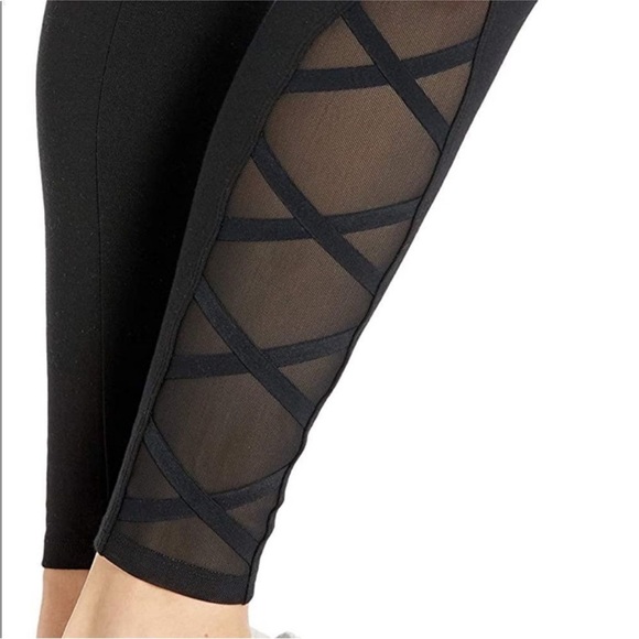 Yummie Signature Criss Cross Mesh Leggings - Picture 10 of 10